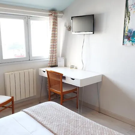 Hotel Logis Vannes Nord Le Clos Des Hortensias 2*
