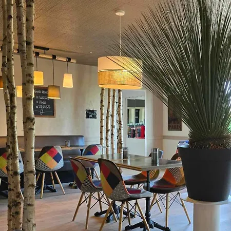 Hotel Logis Vannes Nord Le Clos Des Hortensias 2*