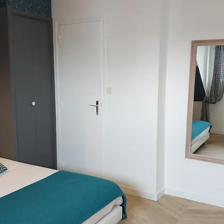 Hotel Logis Vannes Nord Le Clos Des Hortensias Locqueltas