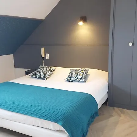 Hotel Logis Vannes Nord Le Clos Des Hortensias 2*