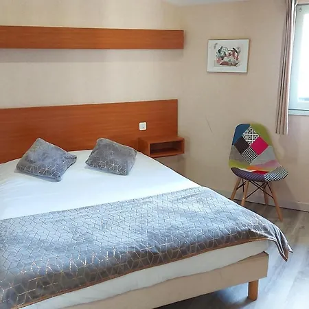 Logis Vannes Nord Le Clos Des Hortensias 2* Locqueltas