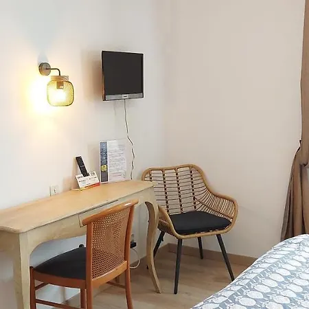 Logis Vannes Nord Le Clos Des Hortensias 2*