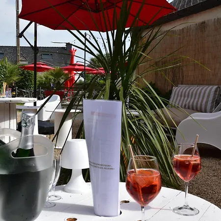 Hotel Logis Vannes Nord Le Clos Des Hortensias Locqueltas